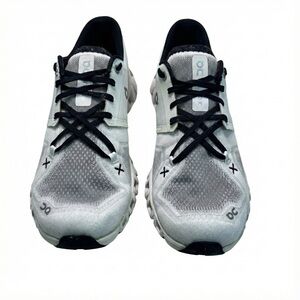 On Cloud X Women's Size 8.5 Running Shoes Sneakers White Black Lightweight